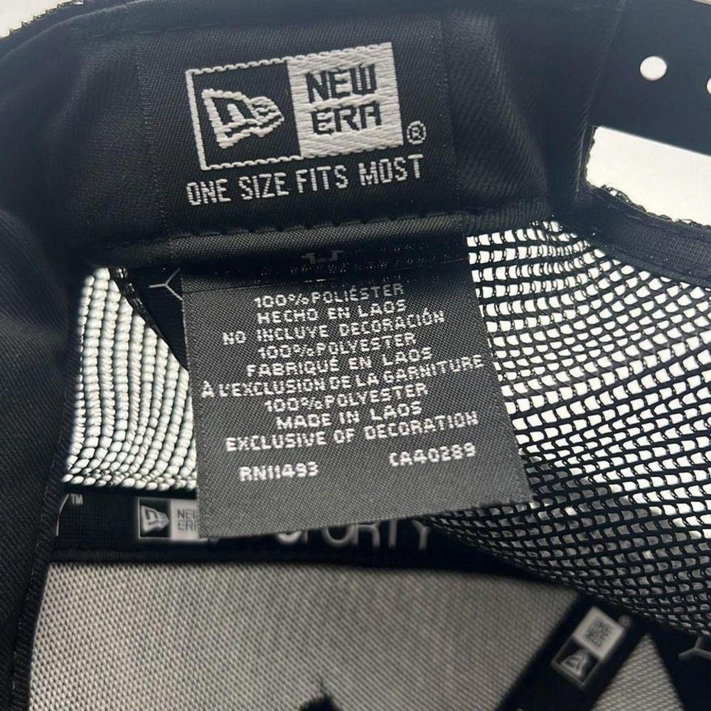 Las Vegas Raiders New Era 2022 Salute To Service 9FORTY Snapback Trucker Hat NEW - Picture 5 of 6
